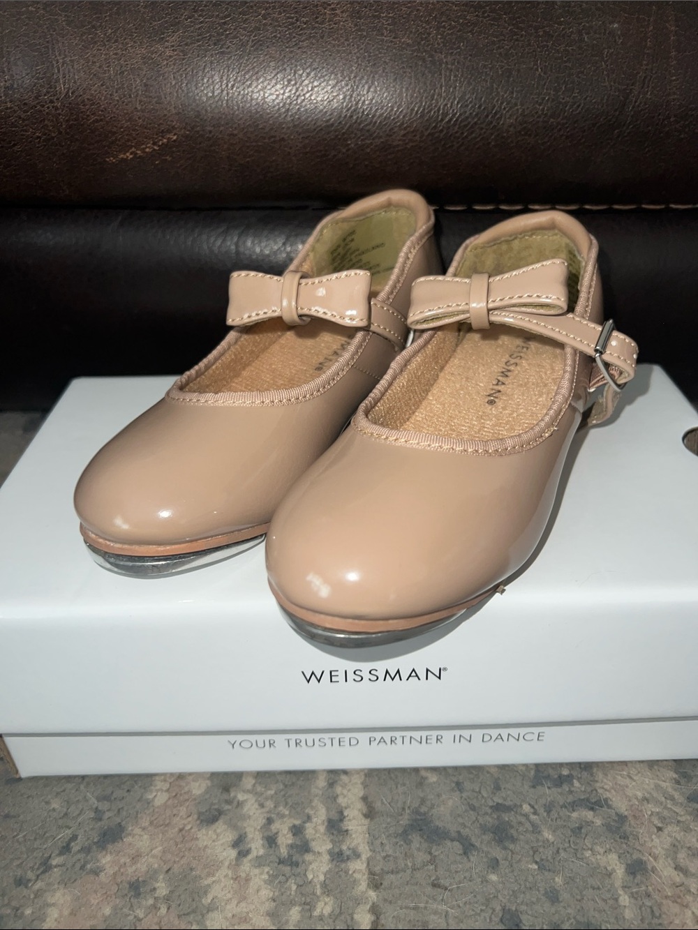 Weissman Girls' Mary Jane Tap Shoes in Caramel